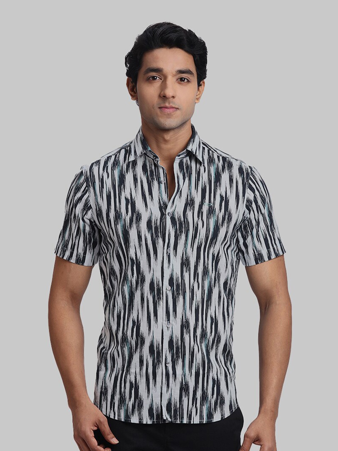 

ColorPlus Abstract Printed Opaque Cotton Casual Shirt, Black