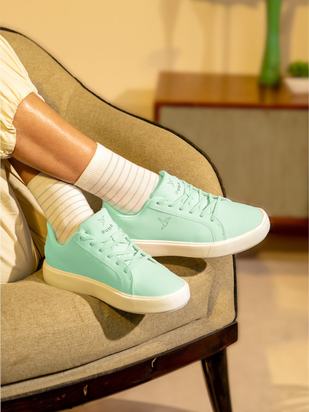 

YOHO Women Blinc Hands Free Sneakers, Green