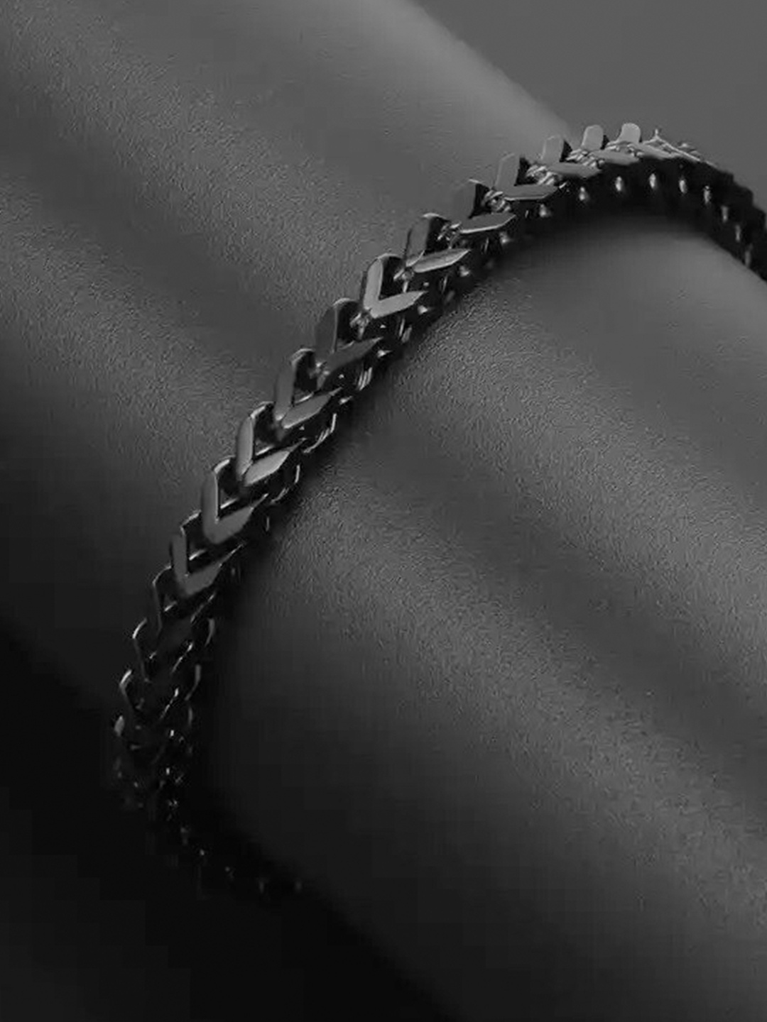 

MEENAZ Men Silver-Plated Stainless Steel Link Bracelet, Black