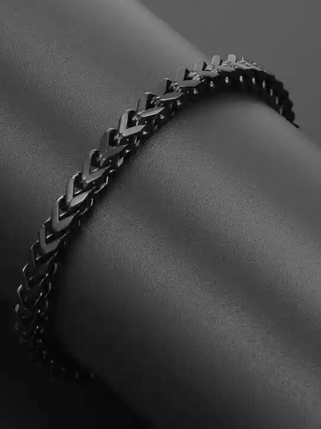 

MEENAZ Men Silver-Plated Link Bracelet