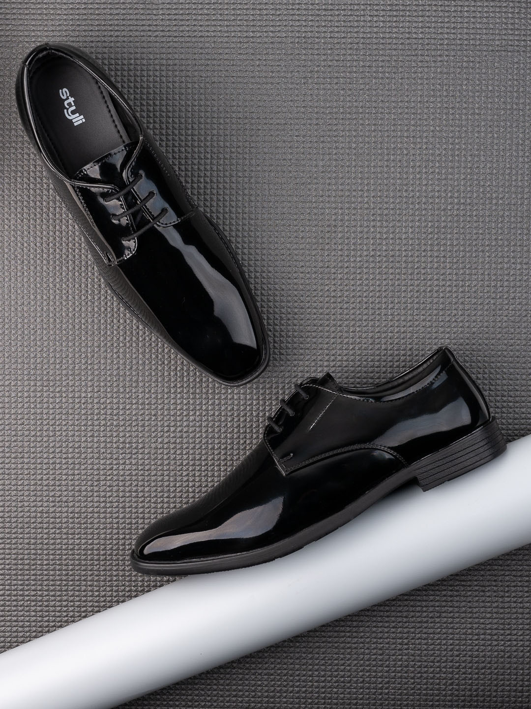 

Styli Men Pointed Toe Designer Laced Formal Shoes, Black