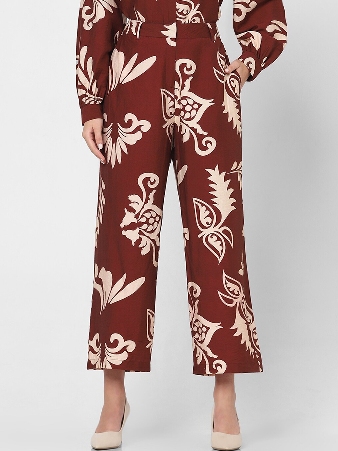 

Vero Moda Women Floral Printed Cropped Parallel Trousers, Brown