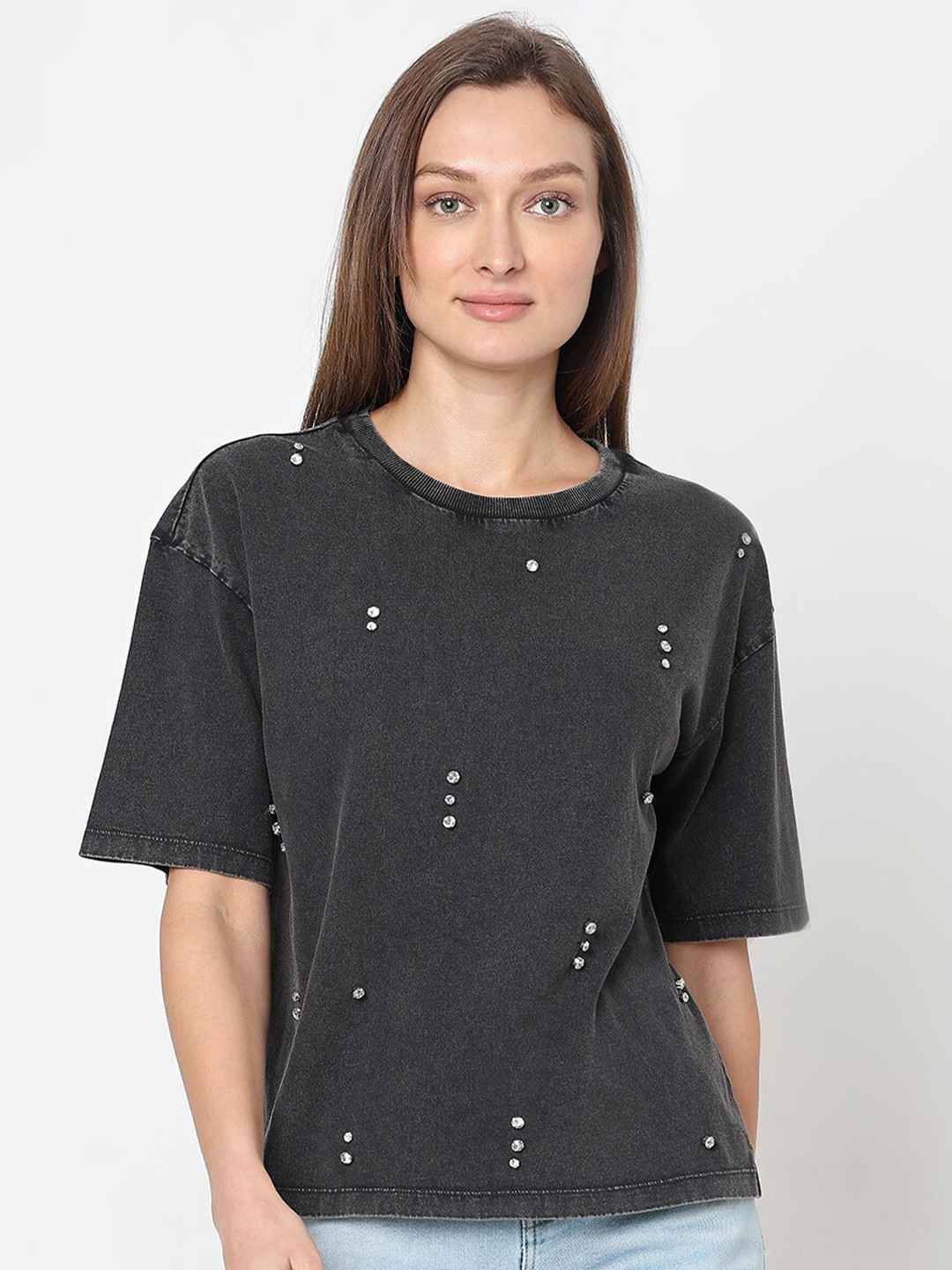

Vero Moda Embellished Round Neck Drop Shoulder Sleeves Regular Fit T-shirt, Black
