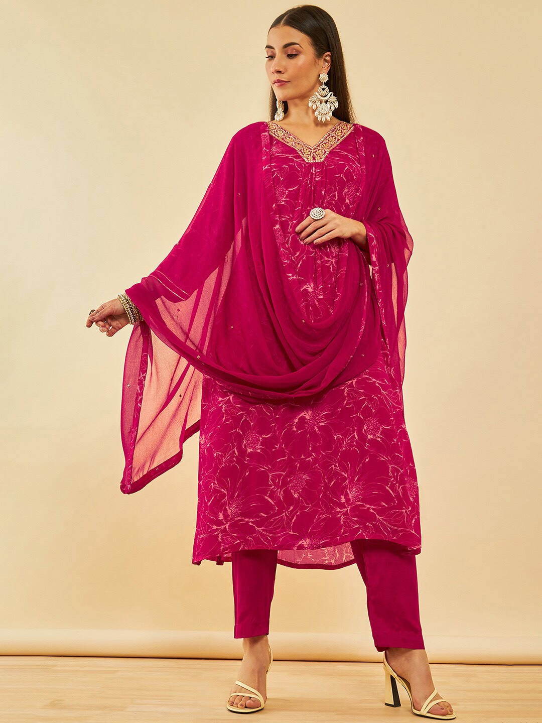 

Soch Floral Embroidered Regular Gotta Patti Kurta with Trousers & Dupatta, Pink