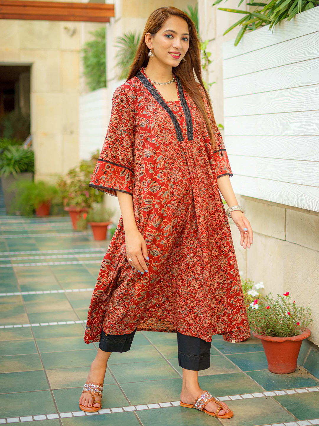 

TSUCCHI TRADITIONS Floral Printed V-Neck Pure Cotton A-Line Kurta, Maroon
