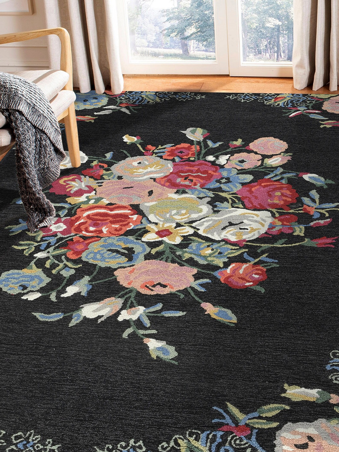 

saraswatii global Black & Red Floral Printed Woolen Hand-Tufted Carpet