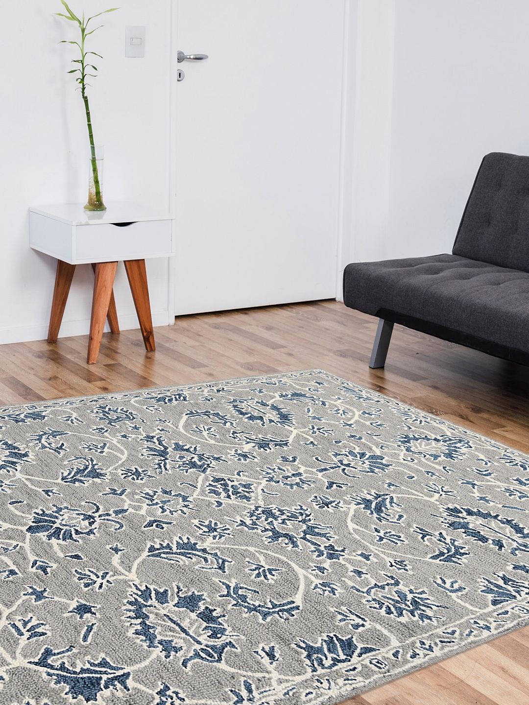 

saraswatii global Blue & Grey Floral Printed Woolen Rectangle Carpet