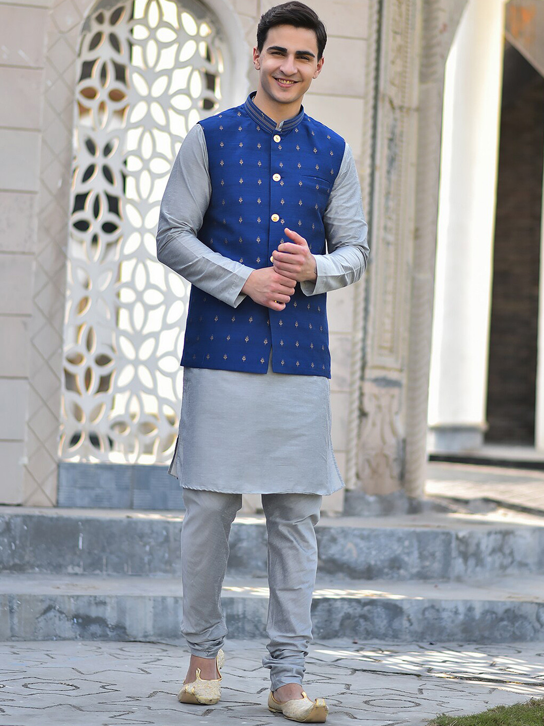 

HOUSE OF DEYANN Ethnic Motifs Regular Kurta With Churidar & Woven Design Nehru Jacket, Blue