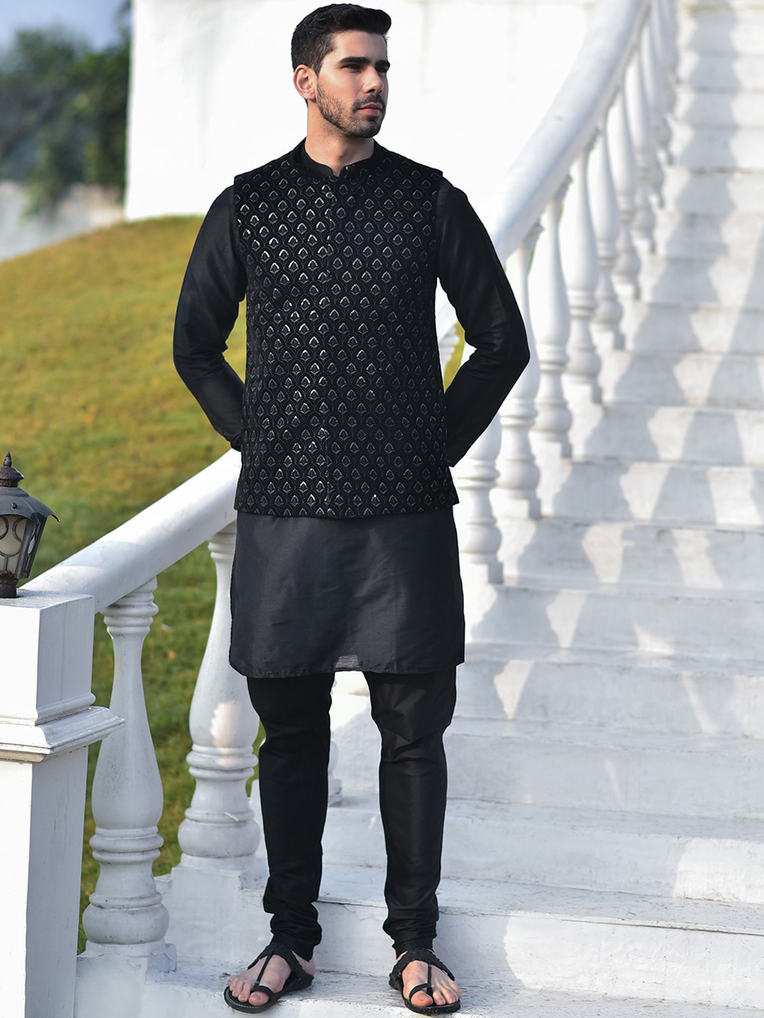 

HOUSE OF DEYANN Ethnic Motifs Regular Kurta With Churidar & Embroidered Nehru Jacket, Black