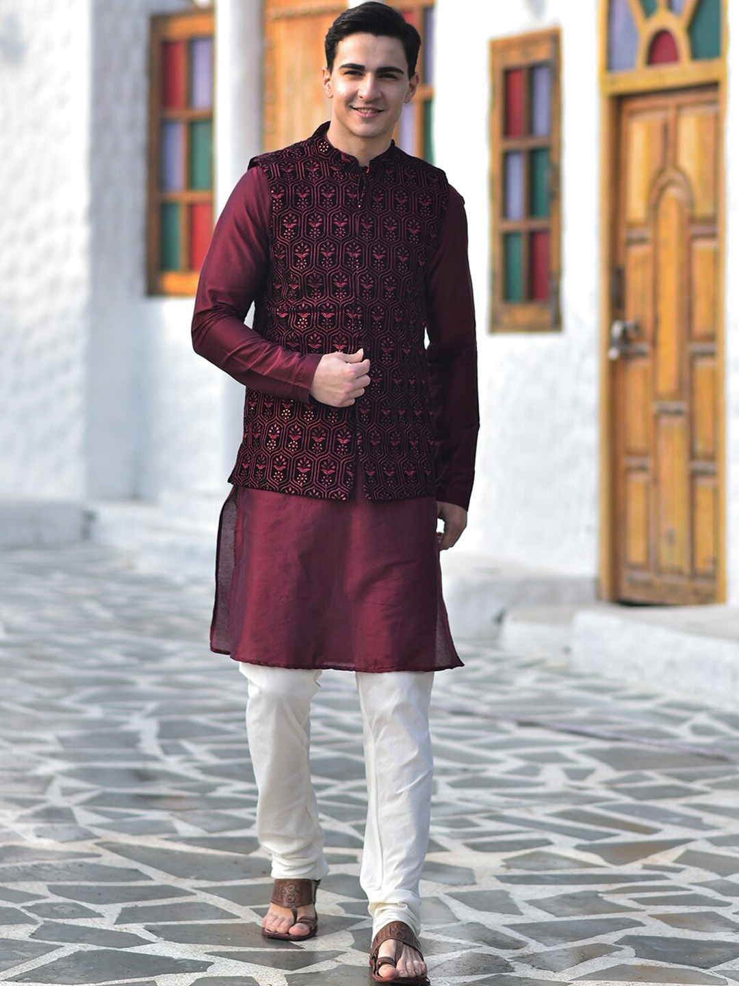 

HOUSE OF DEYANN Ethnic Motifs Mandarin Collar Straight Kurta Churidar And Nehru jacket, Maroon