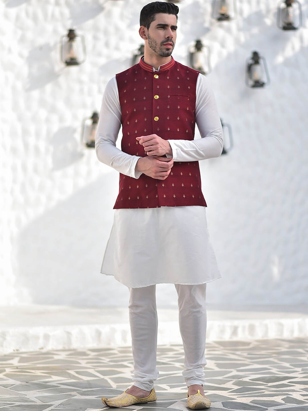 

HOUSE OF DEYANN Ethnic Motifs Regular Kurta With Churidar & Woven Design Nehru Jacket, Red