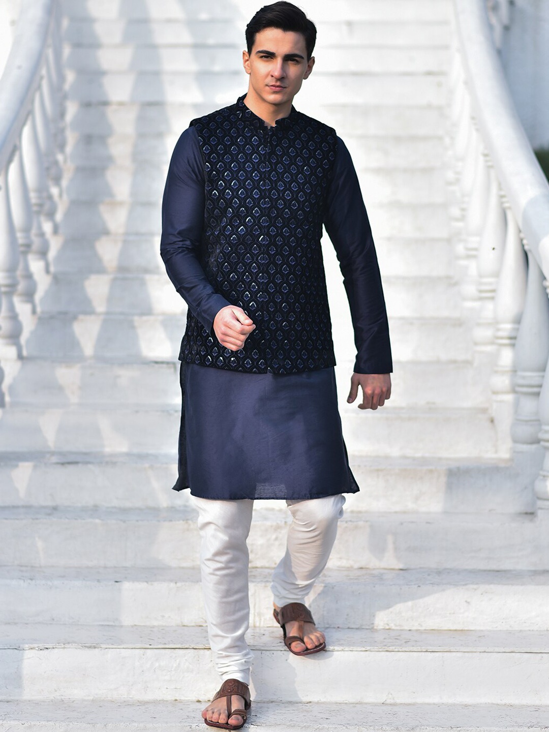 

HOUSE OF DEYANN Ethnic Motifs Regular Kurta With Churidar & Embroidered Nehru Jacket, Navy blue