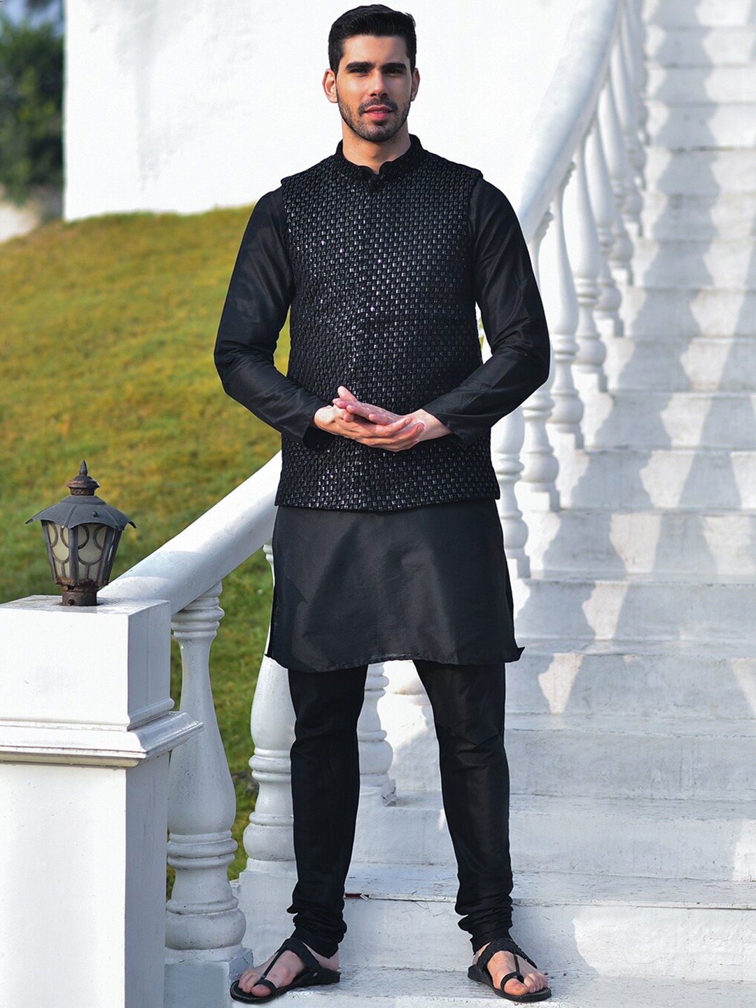 

HOUSE OF DEYANN Ethnic Motifs Regular Kurta With Churidar & Embroidered Nehru Jacket, Black