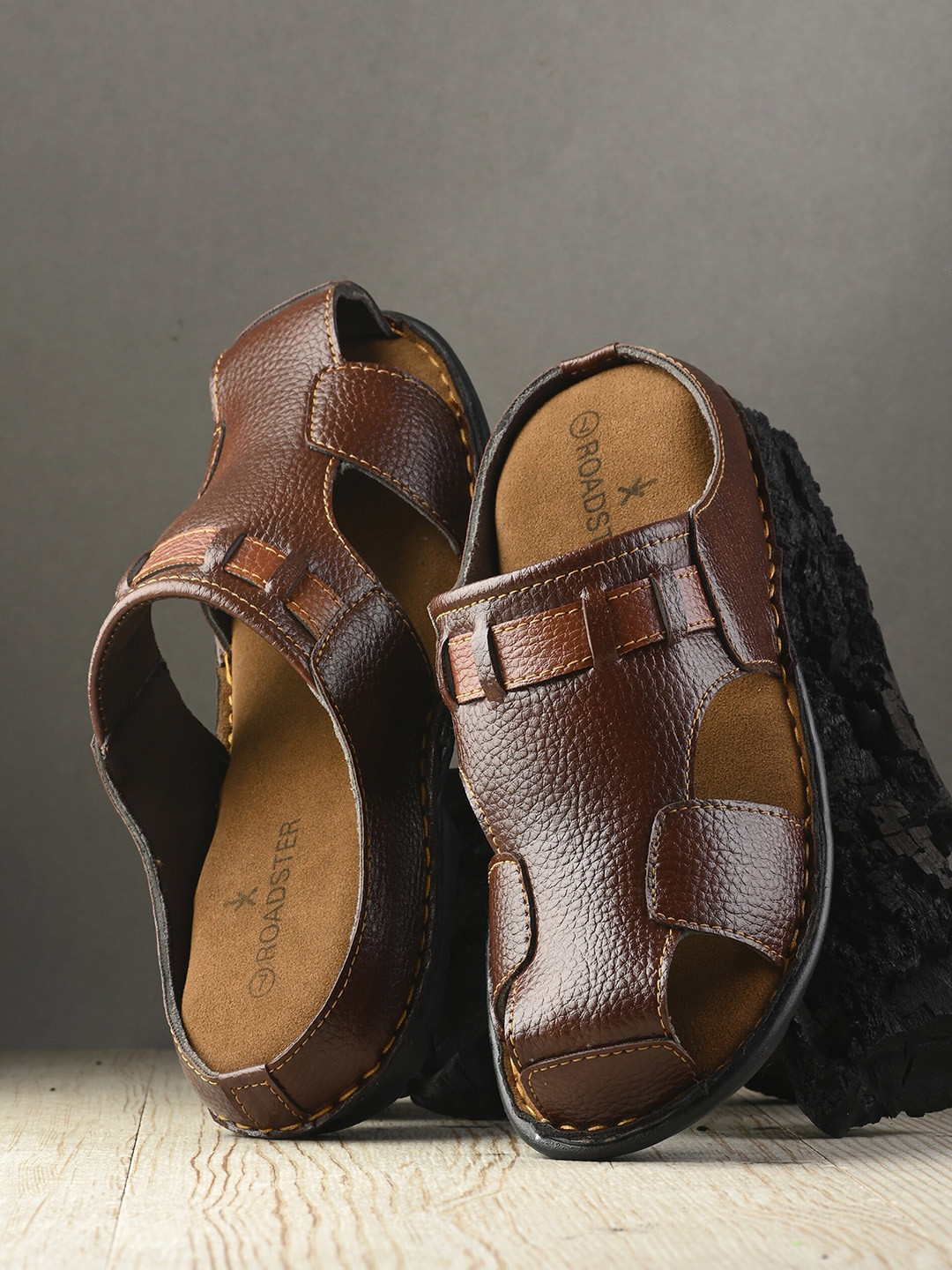 

The Roadster Lifestyle Co. Men Comfort Sandals, Brown