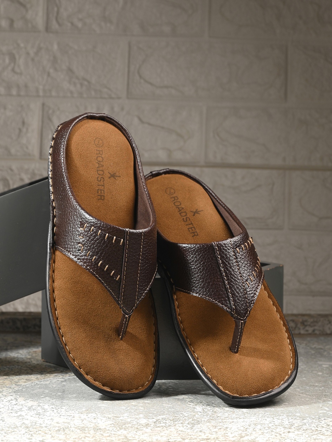 

The Roadster Lifestyle Co.Men Comfort Sandals, Brown