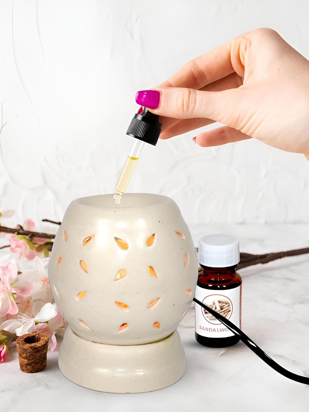 

Crazy Sutra Cream Ceramic Electric Aroma Oil Diffuser Burner With Aroma Oil