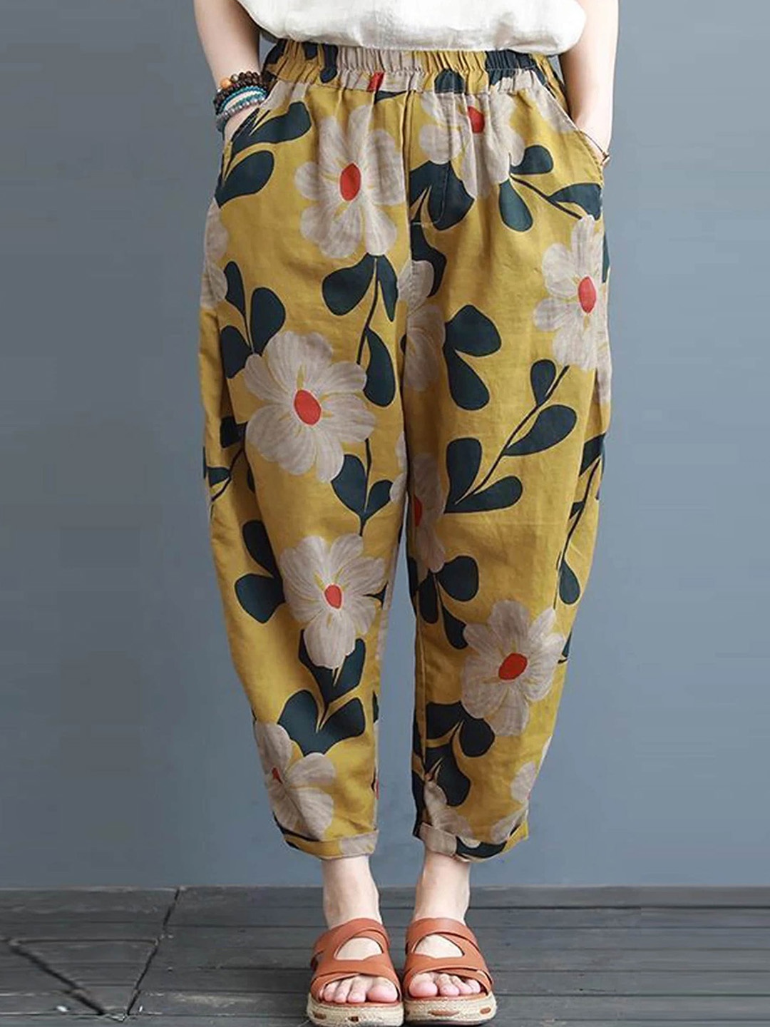 

Wuxi Women Floral Printed Relaxed Easy Wash Cropped Cotton Trousers, Yellow