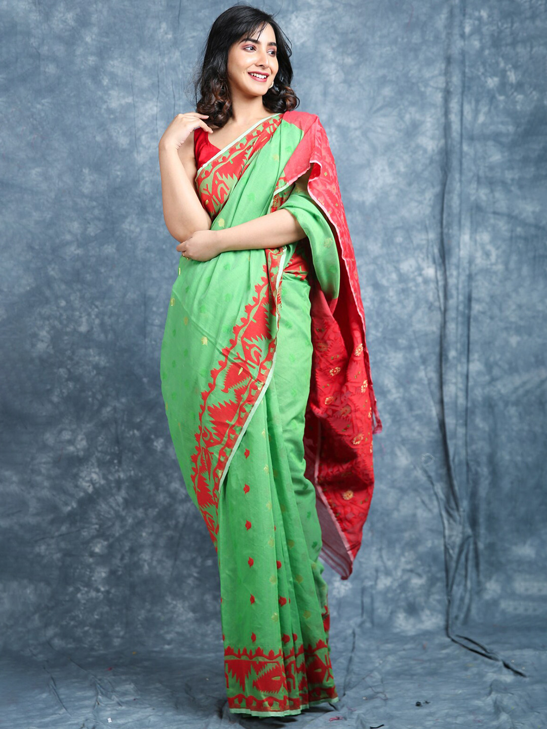 

Charukriti Woven Design Printed Zari Silk Cotton Jamdani Saree, Green