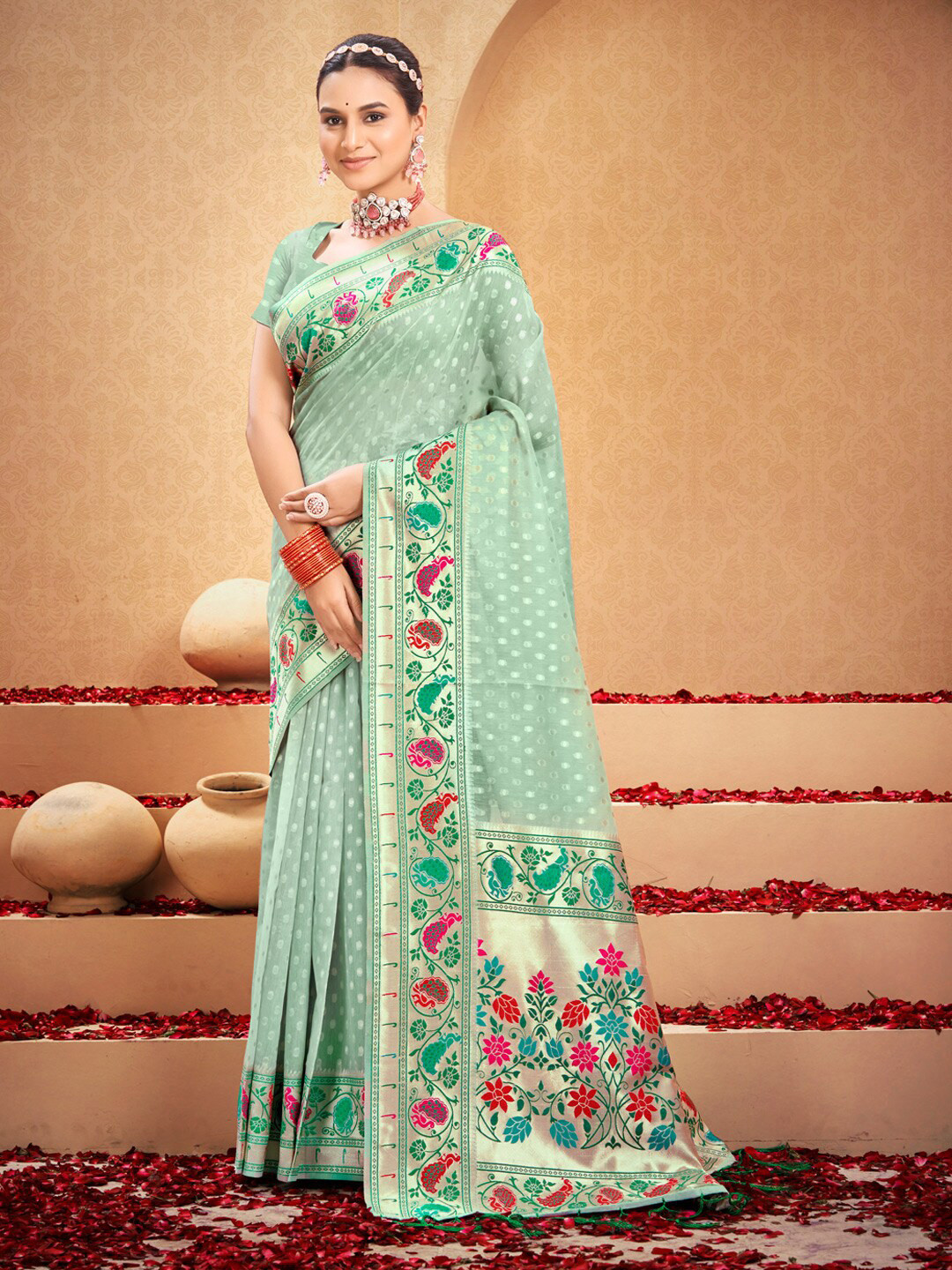 

SANGAM PRINTS Ethnic Motifs Woven Design Zari Saree, Green
