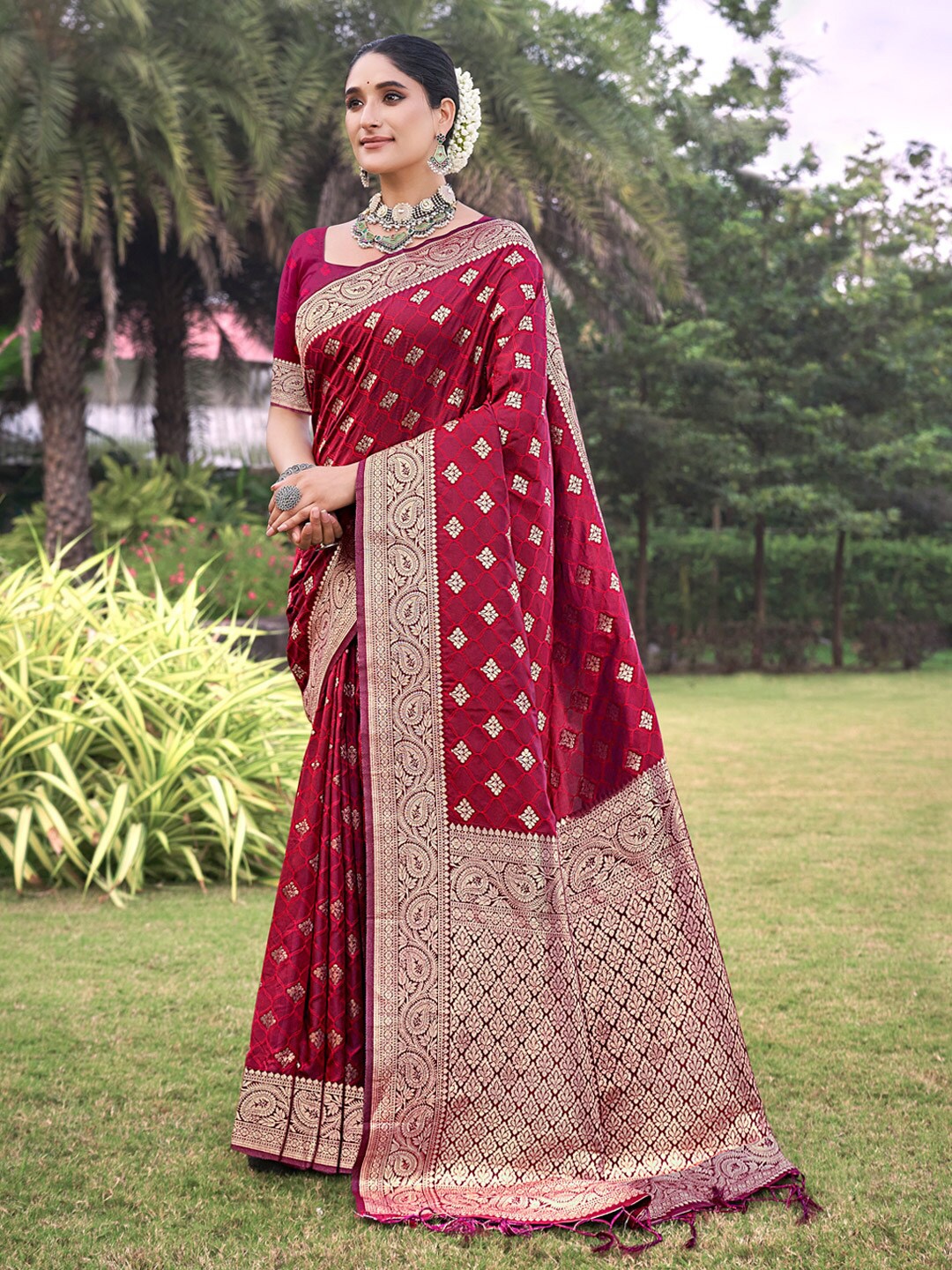 

SANGAM PRINTS Ethnic Motifs Woven Design Zari Kanjeevaram Saree, Maroon