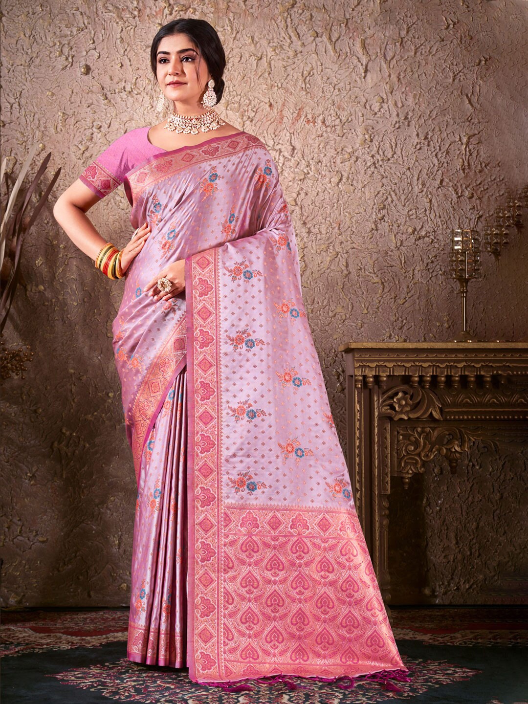 

SANGAM PRINTS Floral Woven Design Zari Saree, Purple