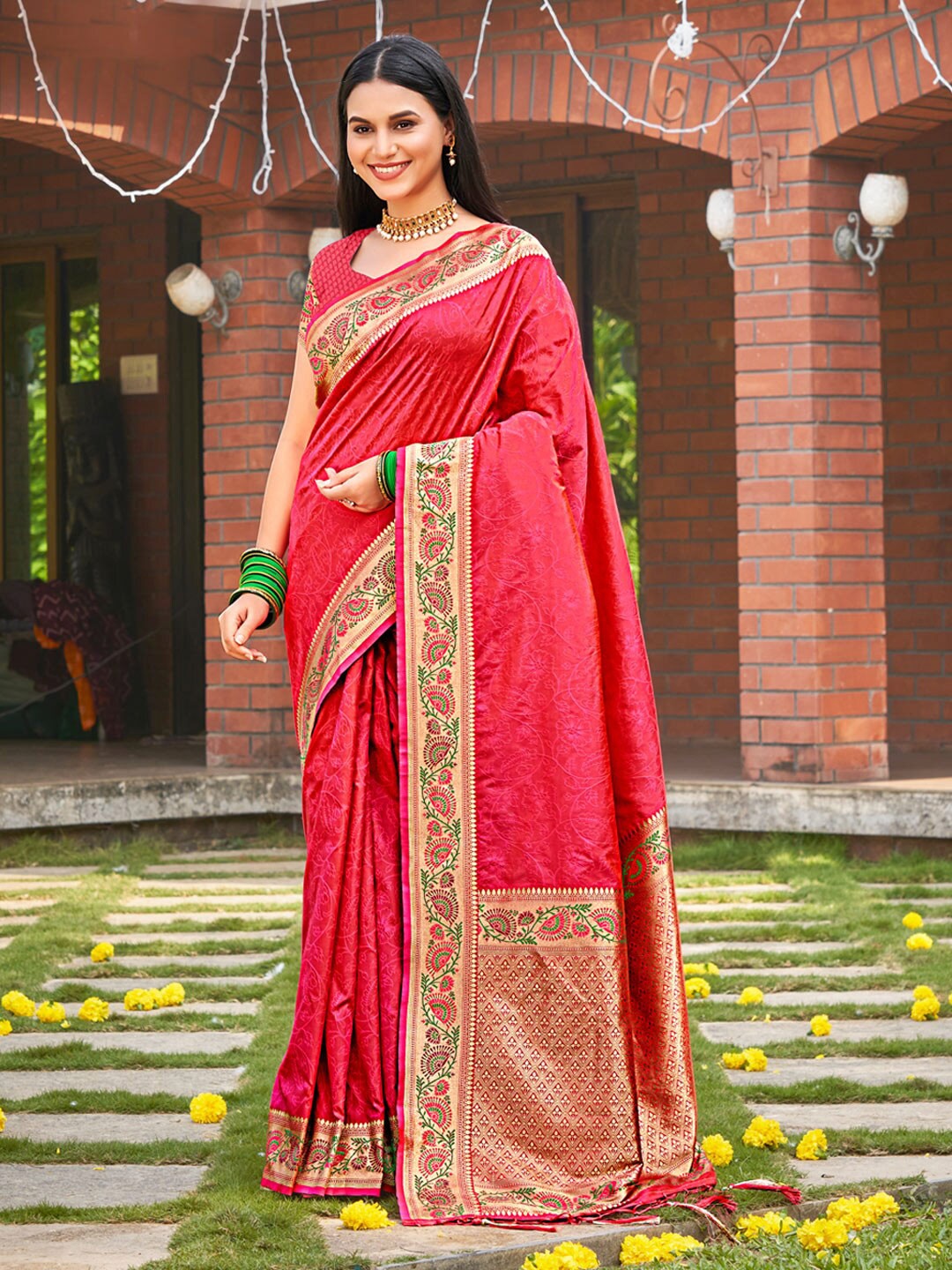 

SANGAM PRINTS Ethnic Motifs Woven Design Zari Kanjeevaram Saree, Pink