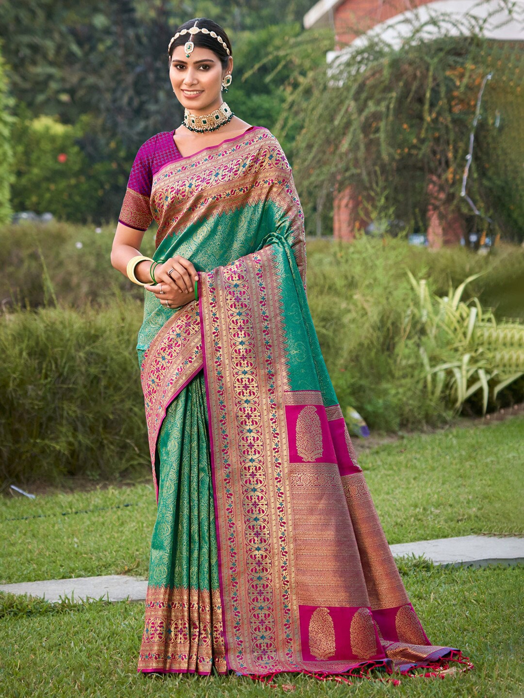 

SANGAM PRINTS Ethnic Motifs Woven Design Zari Kanjeevaram Saree, Sea green