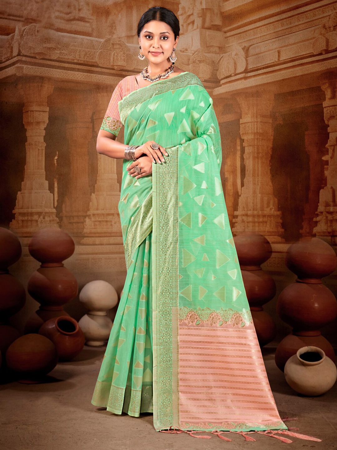 

SANGAM PRINTS Ethnic Motifs Woven Design Zari Saree, Green