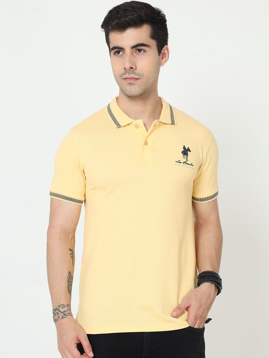 

Masculino Latino Plus Regular Fit Polo Collar Bio Finish Cotton T-shirt, Yellow