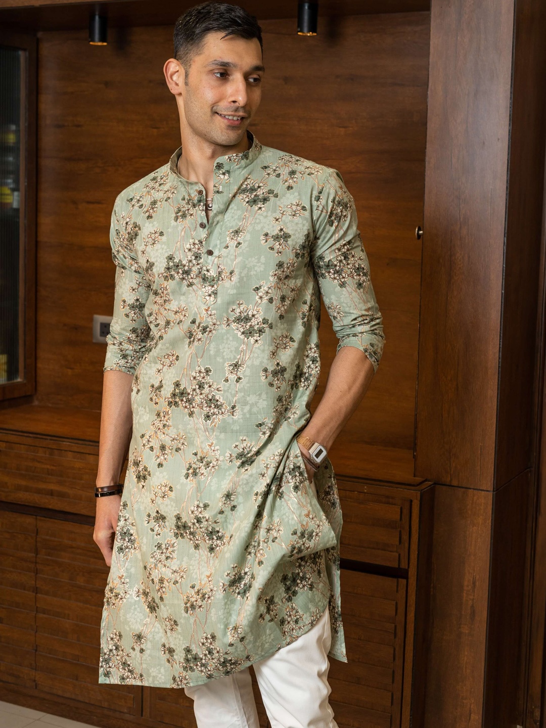 

Shasak Ethnic Motifs Printed Mandarin Collar Cotton Kurta, Green