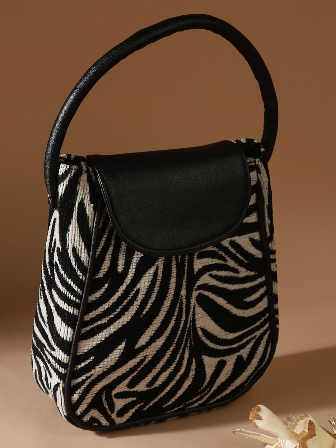 

DEEBACO Zebra Printed Structured Handheld Bag, White