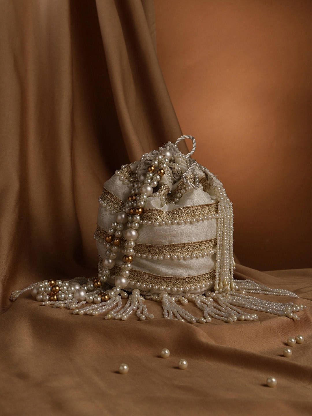

DEEBACO Pearls Embellished Potli, White