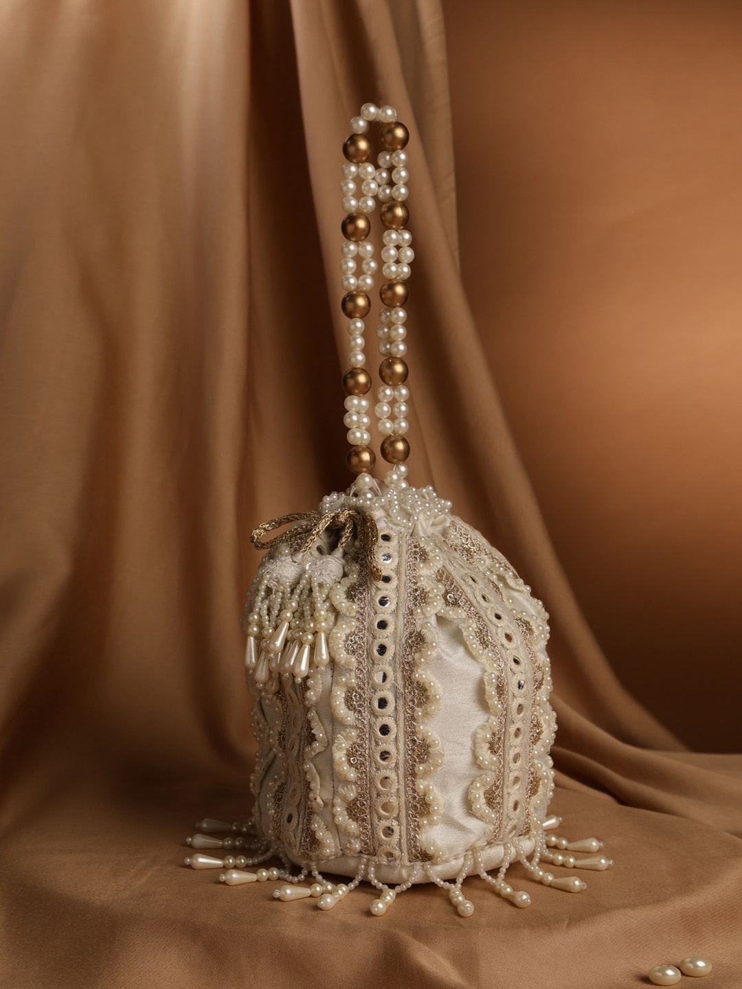 

DEEBACO Pearls Embellished Potli, White