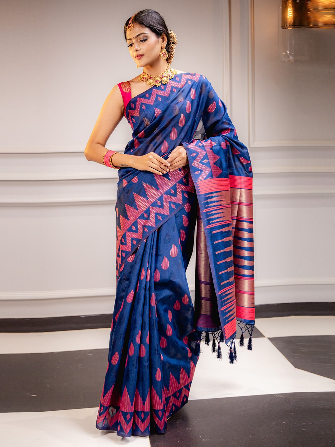 

MIMOSA Paisley Woven Design Zari Art Silk Kanjeevaram Saree, Navy blue