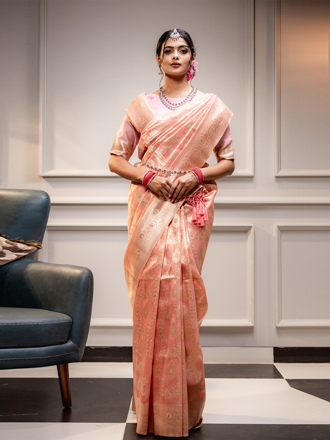 

MIMOSA Ethnic Motifs Woven Design Zari Art Silk Kanjeevaram Saree, Pink