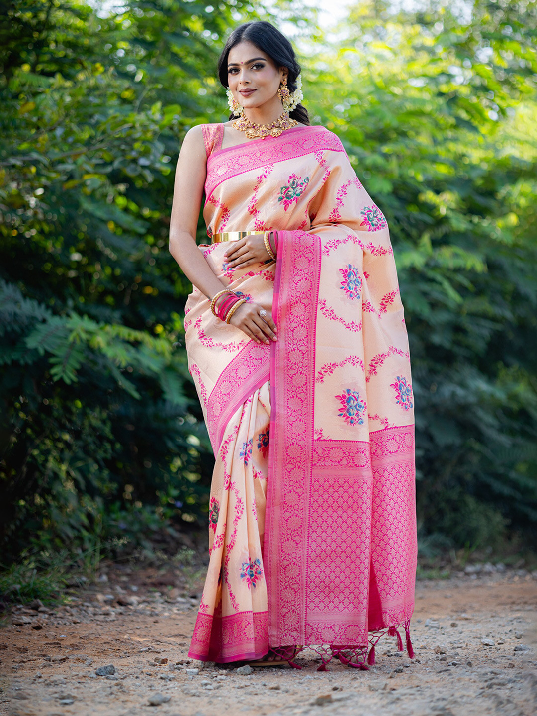 

MIMOSA Ethnic Woven Design Zari Art Silk Kanjeevaram Saree, Peach