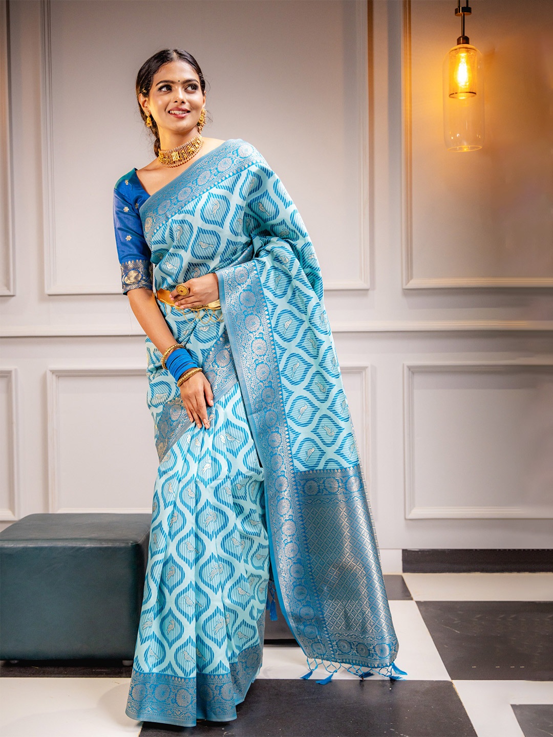 

MIMOSA Ethnic Woven Design Zari Art Silk Banarasi Saree, Turquoise blue