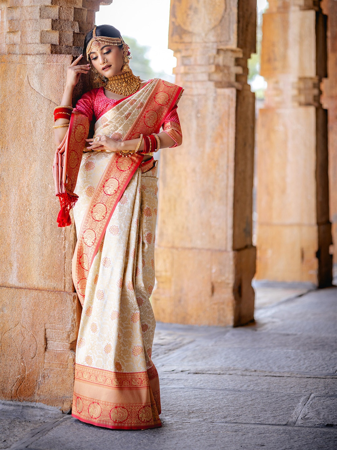 

MIMOSA Floral Woven Design Zari Art Silk Kanjeevaram Saree, Off white