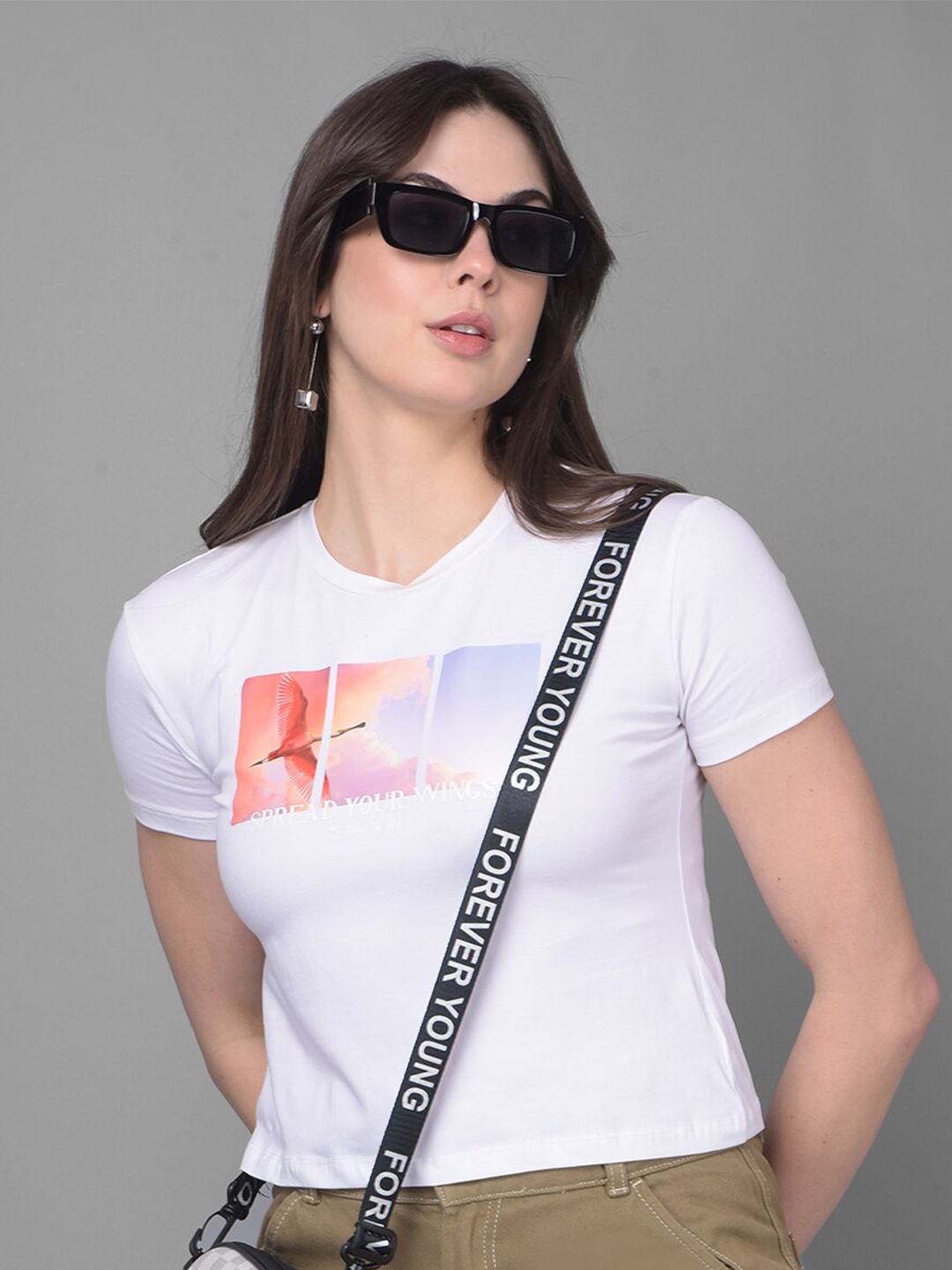 

Crimsoune Club Typography Printed Cotton V-Neck Applique Slim Fit T-shirt, White