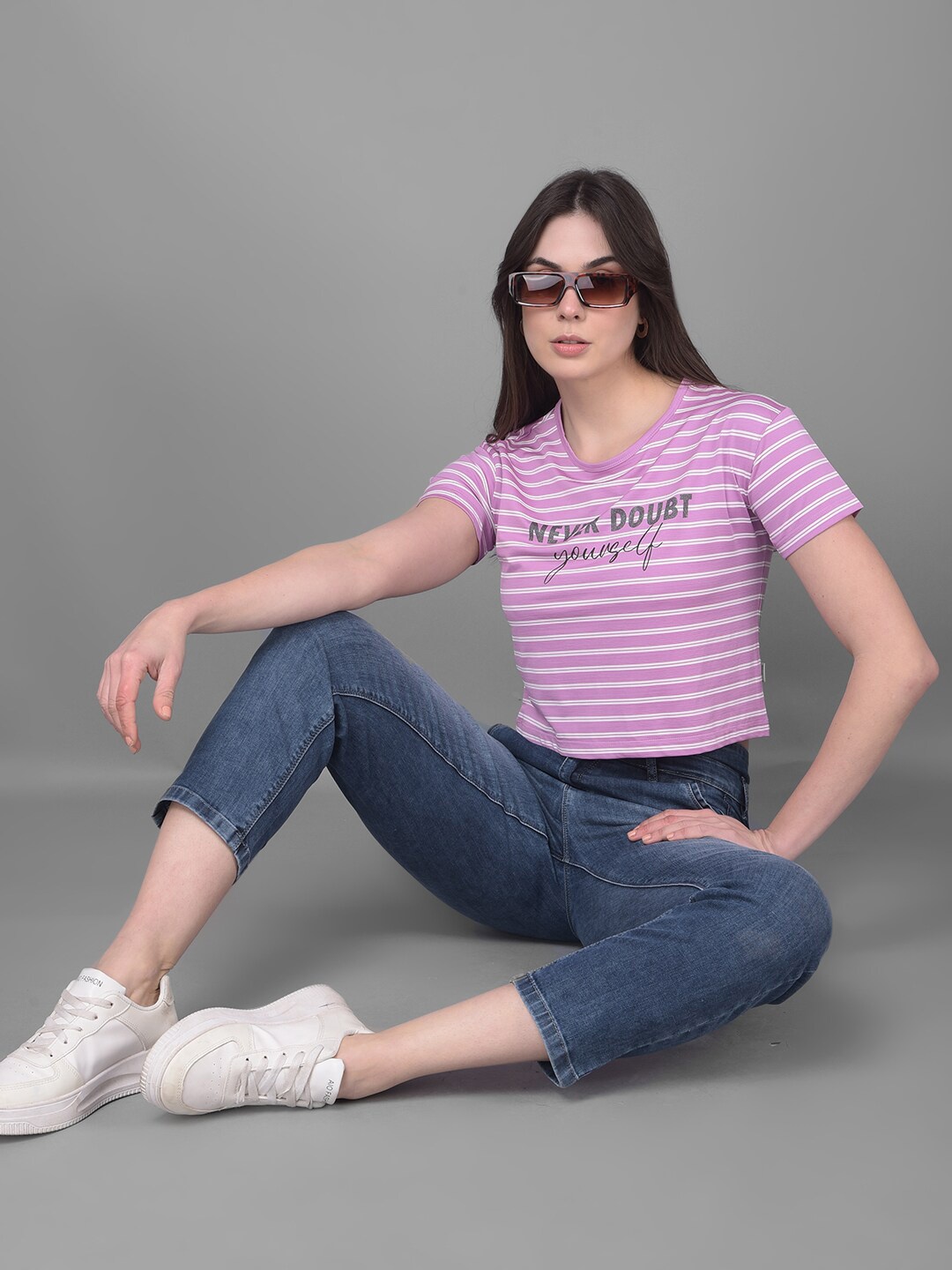 

Crimsoune Club Striped Cotton V-Neck Short Sleeves Pockets Slim Fit T-shirt, Purple