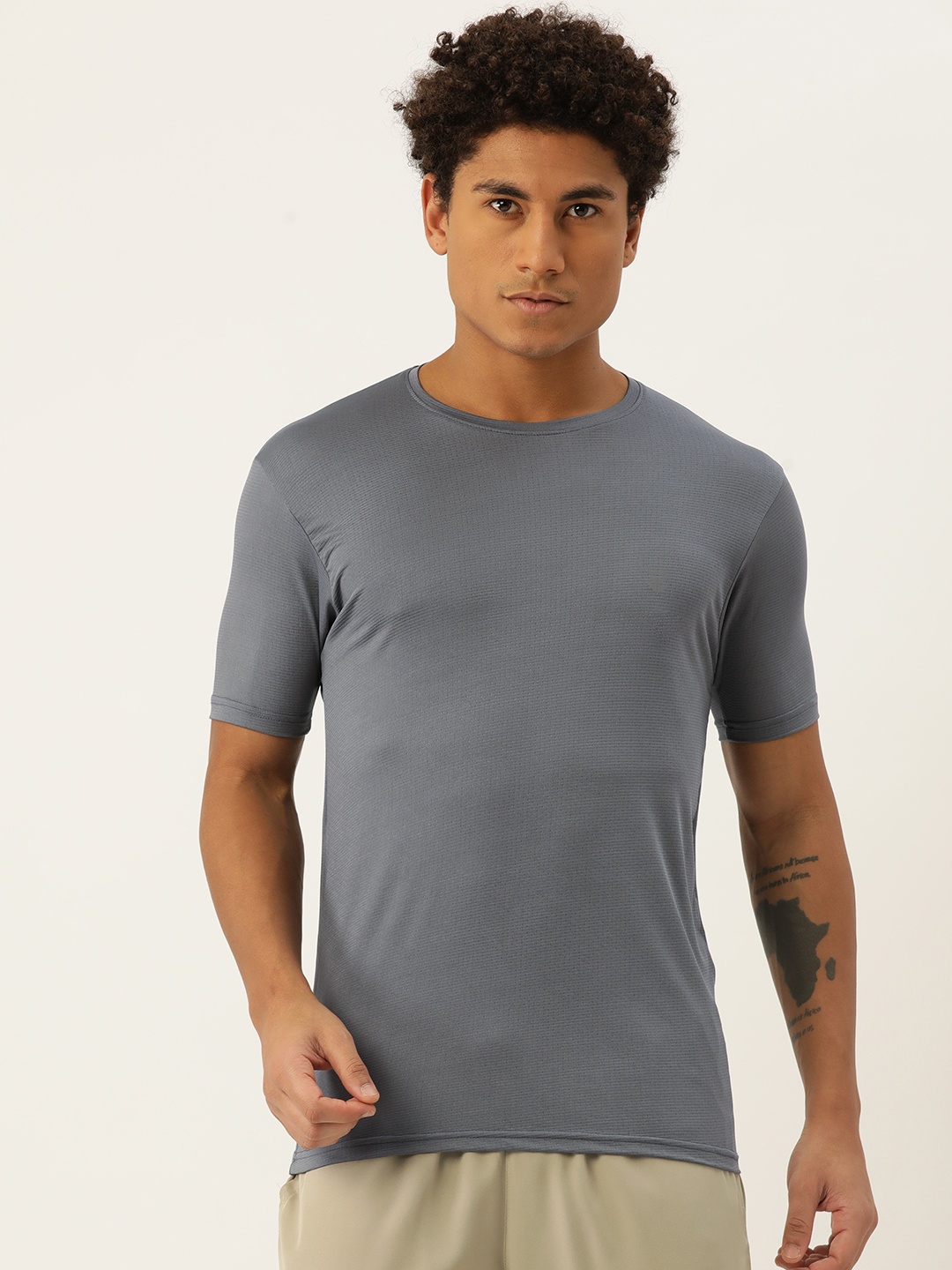 

Sports52 wear Self-Design Dry Fit Training T-shirt, Grey