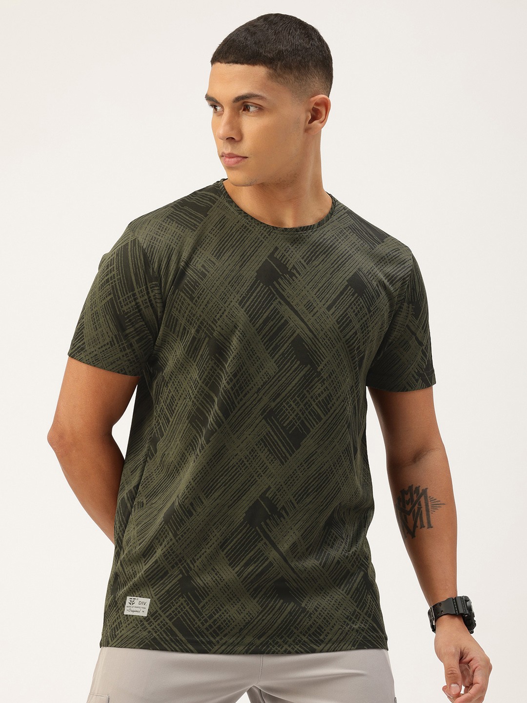 

Sports52 wear Geometric Self Design Dri-FIT Training or Gym T-shirt, Olive