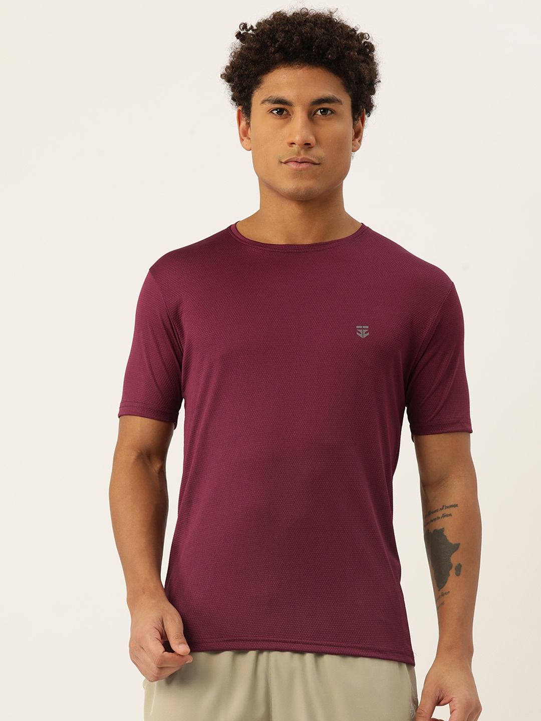 

Sports52 wear Self-Design Dry Fit Training T-shirt, Maroon