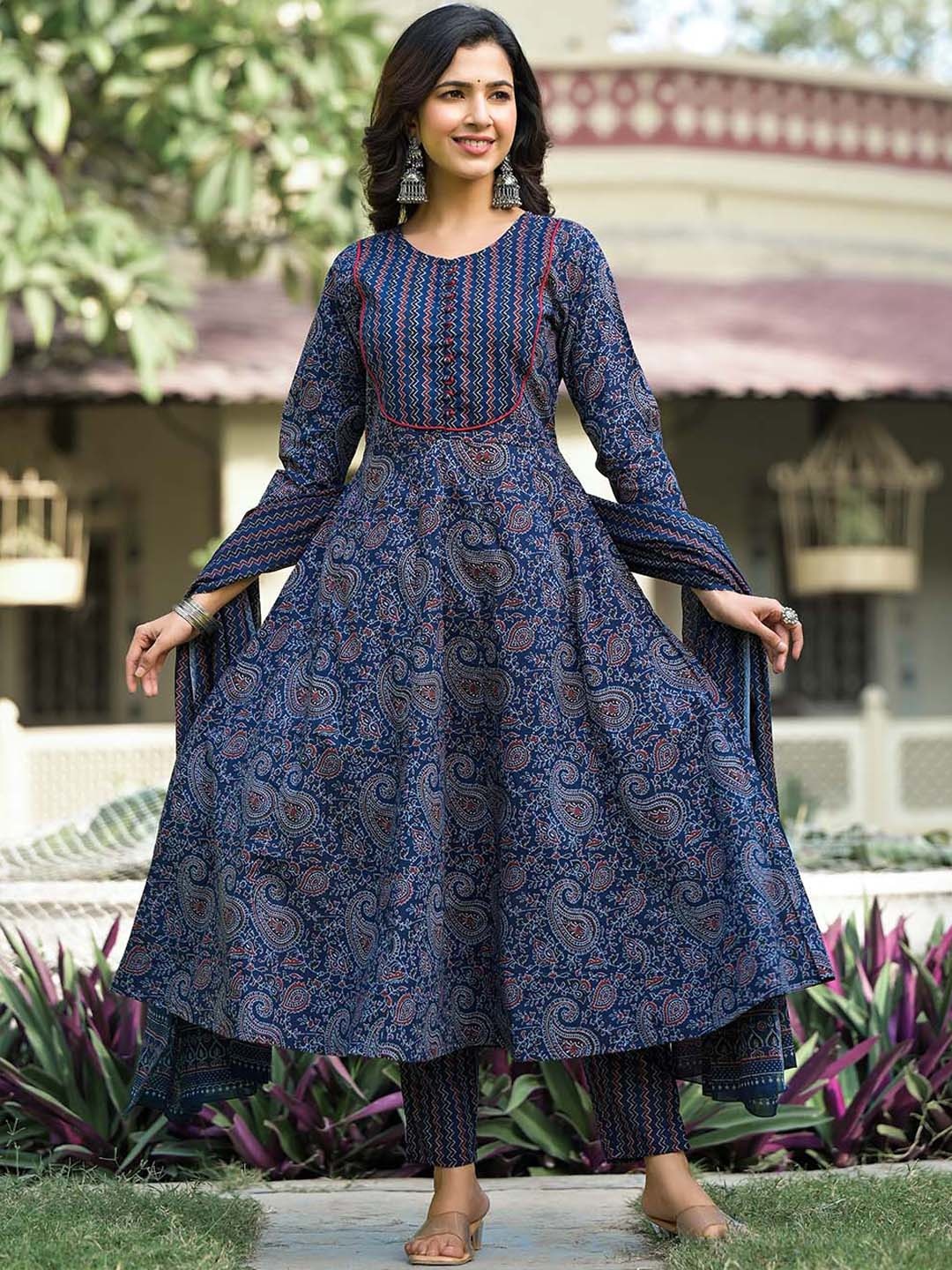 

Meena Bazaar Round Neck Ethnic Motifs Printed Empire Kurta with Trousers & With Dupatta, Navy blue