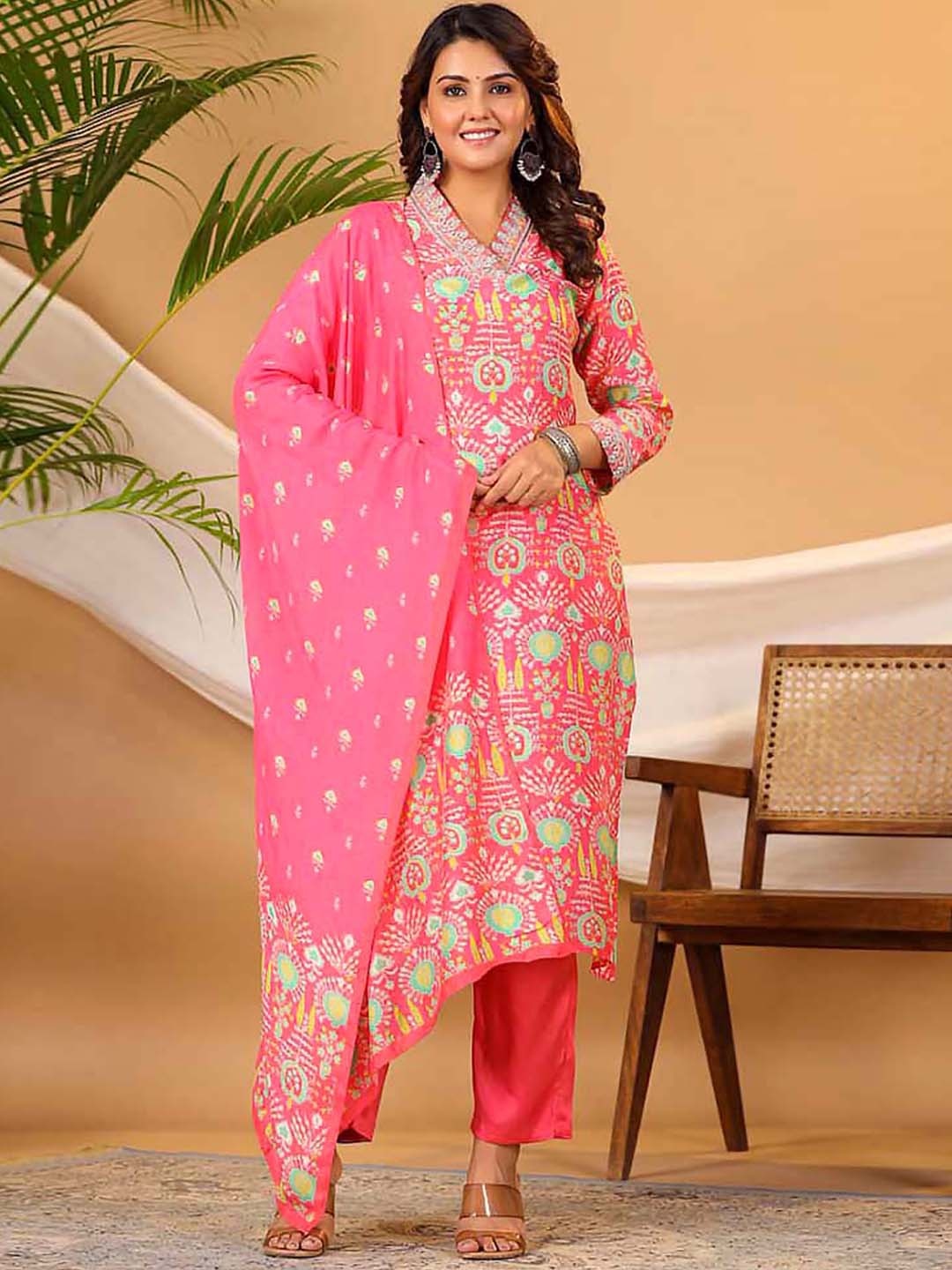 

Meena Bazaar Floral Printed Regular Kurta with Trousers & With Dupatta, Coral