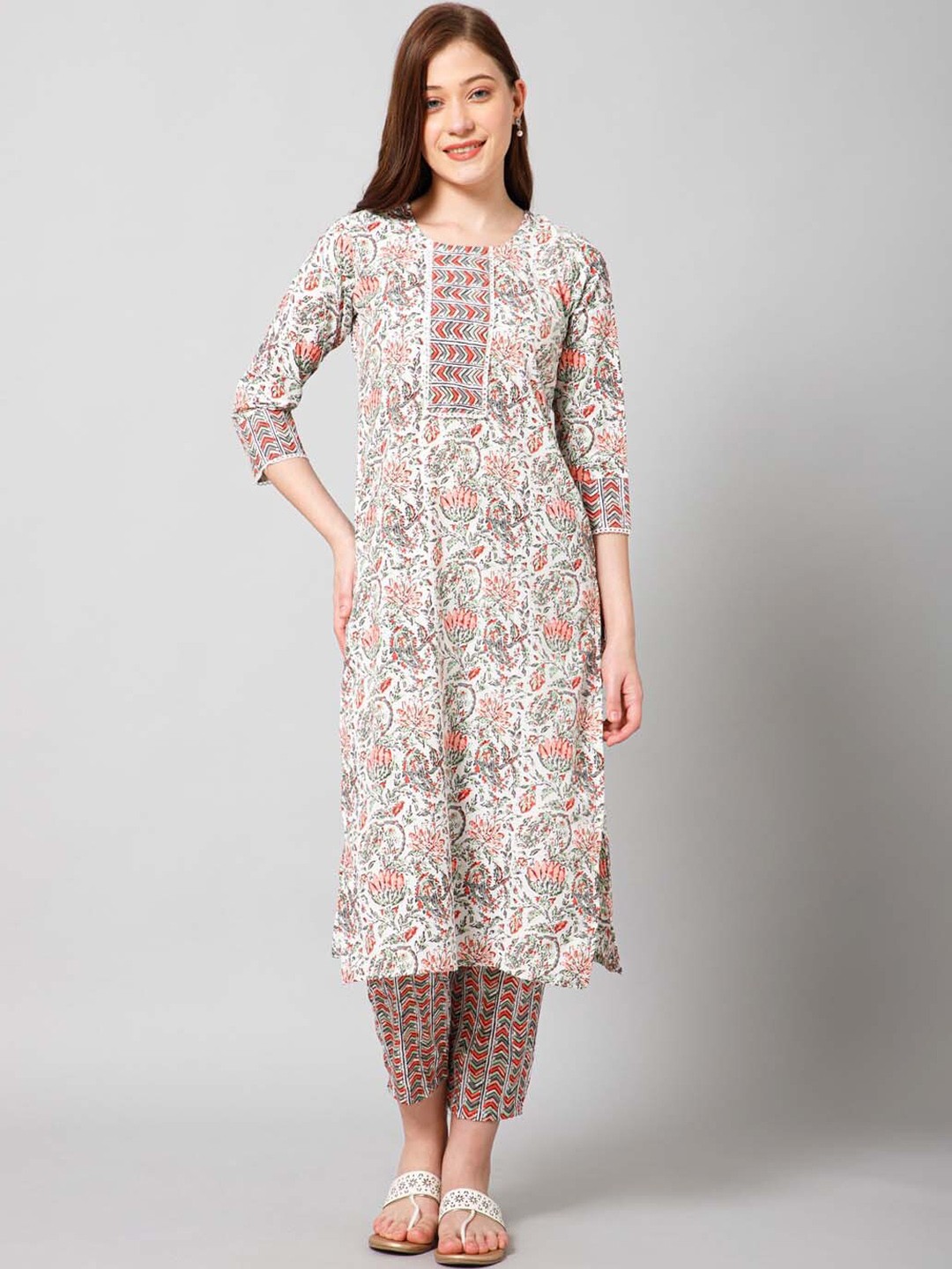 

Meena Bazaar round Neck Floral Printed Regular Kurta with Trousers, White