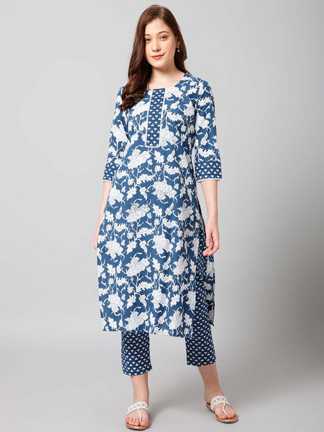 

Meena Bazaar Floral Printed Straight Kurta with Trousers, Blue