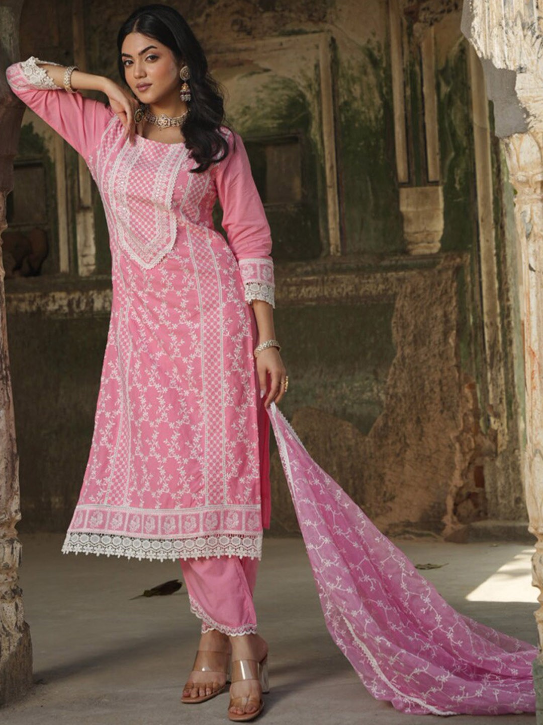 

Meena Bazaar Ethnic Motifs Embroidered Straight Kurta with Trousers & With Dupatta, Pink