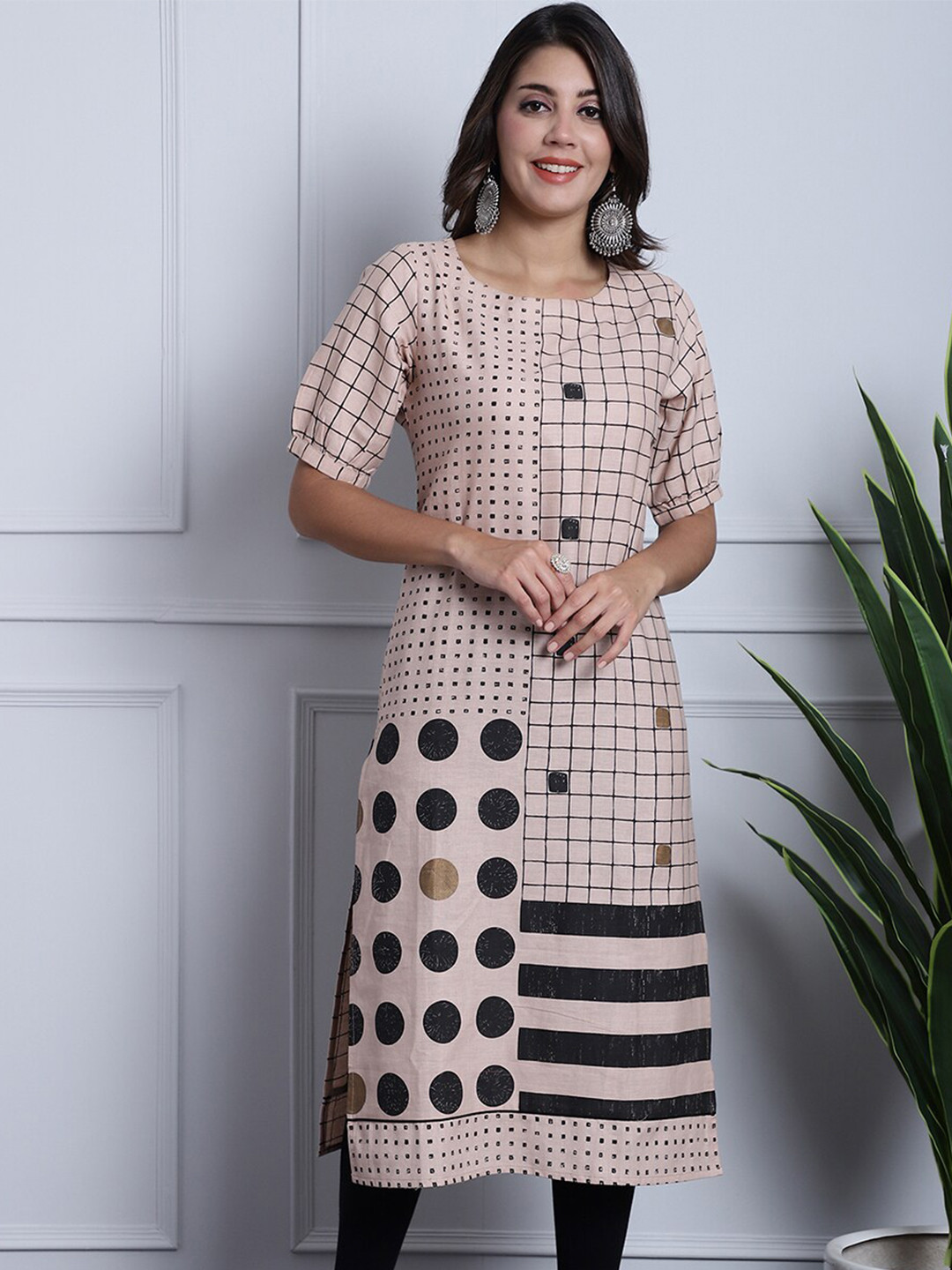 

Grancy Geometric Printed Puff Sleeves Straight Kurta, Peach