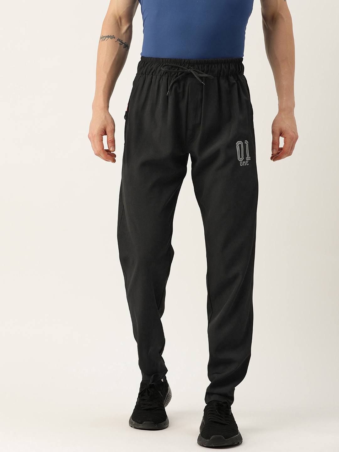 

Sports52 wear Men Regular Fit Mid Rise Track Pants, Black